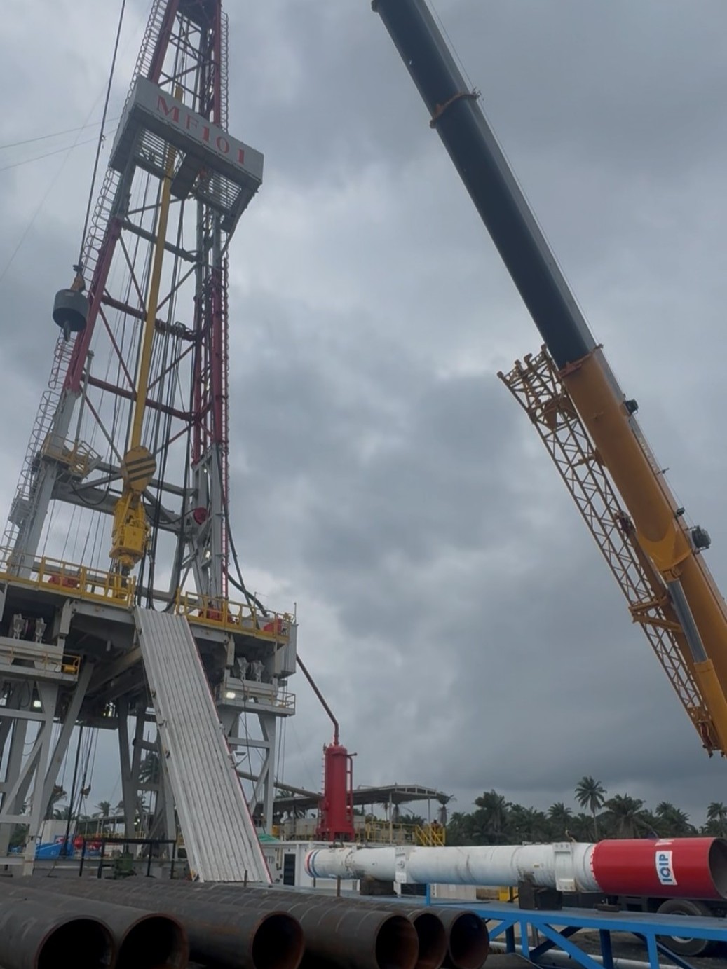 PILING OPERATIONS WITH A RIG ONSHORE